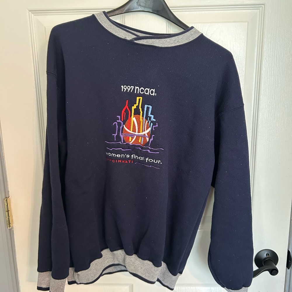Women’s NCAA March Madness Crewneck